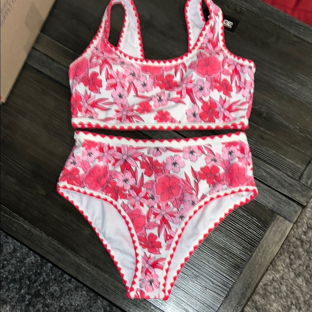 Floral Bikini Set summer ready !